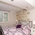 Apartments Gaura - Comfort One-Bedroom Apartment With Terrace